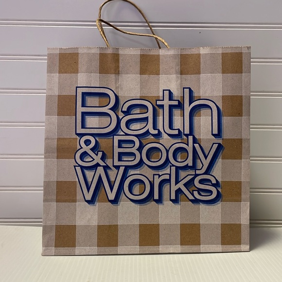 Bath & Body Works Magic in the Air Shower Gel - Picture 5 of 9